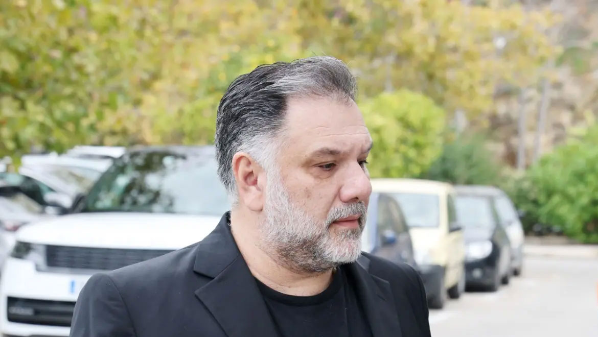 Γρηγόρης Αρναούτογλου: Πού και πότε θα γίνει η κηδεία της μητέρας του