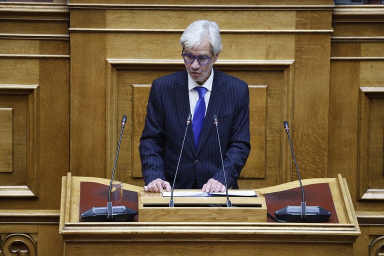 Συγκίνηση στη Βουλή για τα Ίμια «Ο Τάκης ήταν το άλλο μου μισό, νιώθω υπερήφανος για εκείνον», λέει ο αδερφός Βλαχάκου