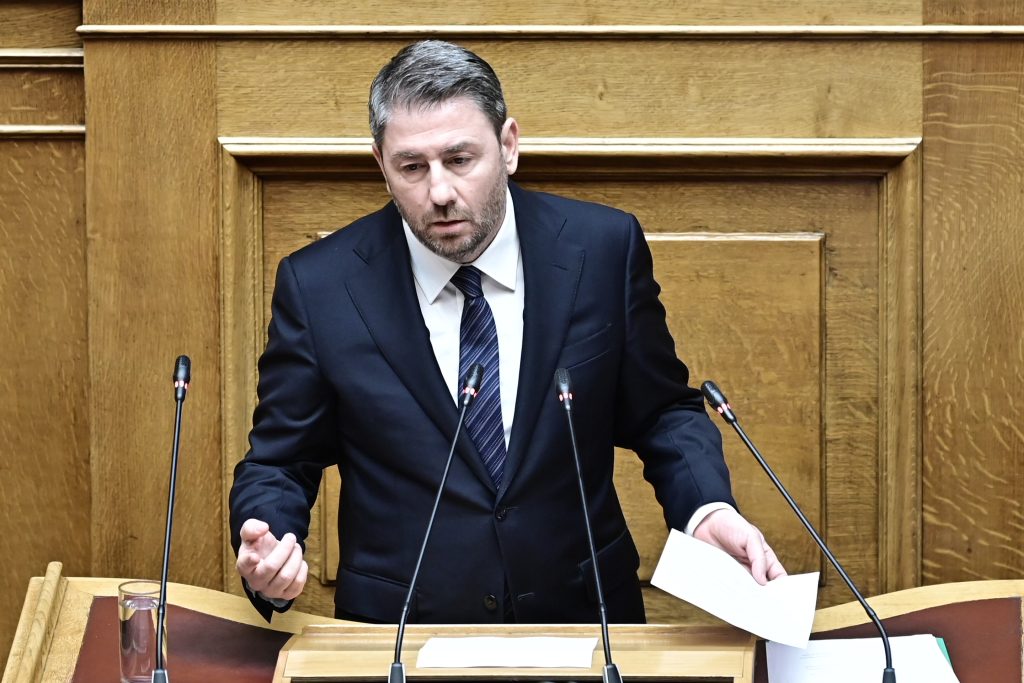 Νίκος Ανδρουλάκης: Ξαναφέρνει στο προσκήνιο τις υποκλοπές