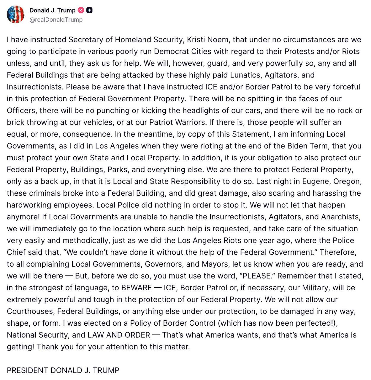 Ο Ντόναλντ Τραμπ δίνει εντολή σε ICE και CBP να μείνουν μακριά από διαδηλώσεις