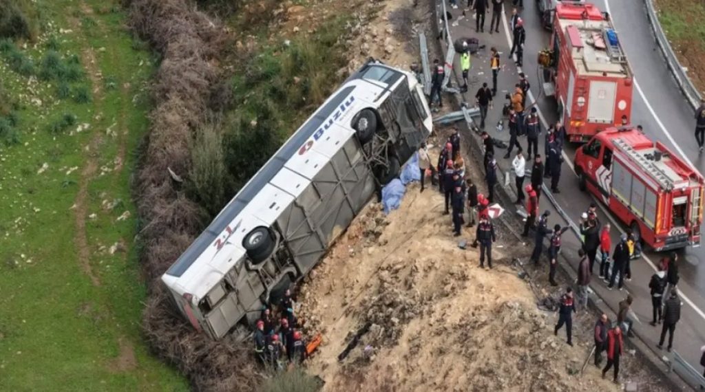Τραγωδία στην Τουρκία: Οκτώ νεκροί και 26 τραυματίες σε δυστύχημα με λεωφορείο στην Αττάλεια