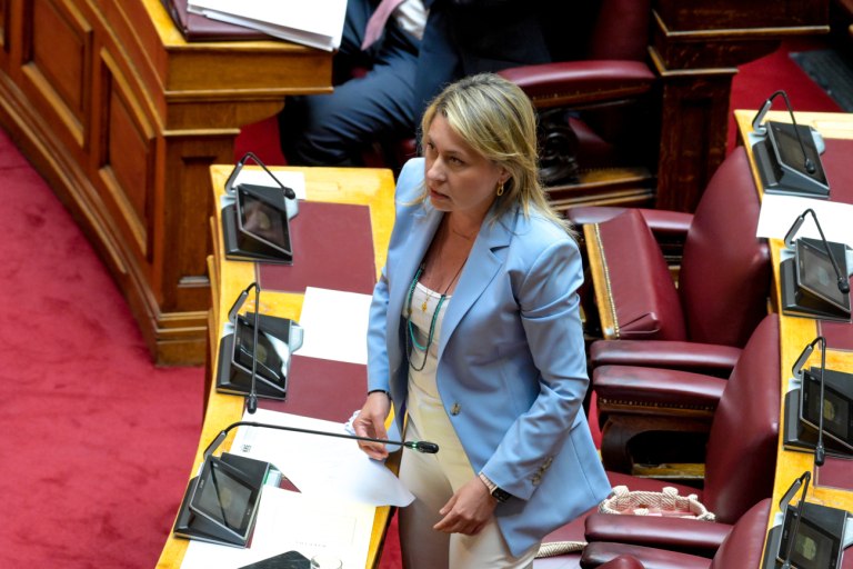 «Το τσάμπα πέθανε» στα ενοίκια για την Αλεξοπούλου - Αντιδράσεις για δηλώσεις βουλευτή της ΝΔ