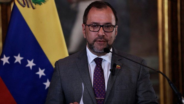 Βενεζουέλα και Δομινικανή Δημοκρατία αποκαθιστούν τις προξενικές υπηρεσίες και τις αεροπορικές συνδέσεις