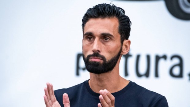 Πόνος στον αυχένα; 3 +1 απλές κινήσεις που ανακουφίζουν