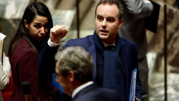 Γαλλία: Το Κοινοβούλιο απέρριψε δύο προτάσεις μομφής κατά της κυβέρνησης