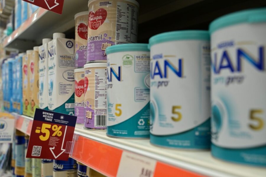 Ράφι βρεφικού γάλακτος σουπερμάρκετ