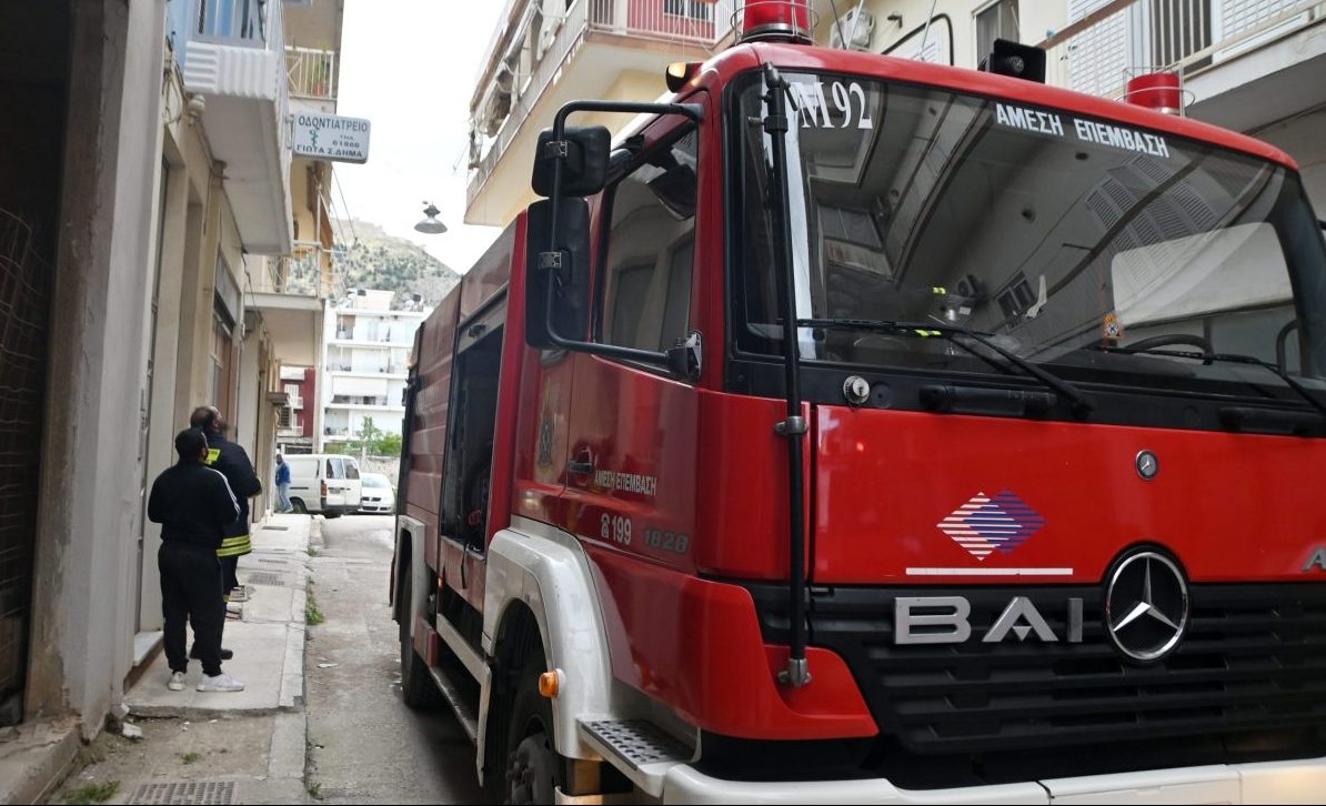 ΑΡΓΟΣ- Πυρκαγιά σε διαμέρισμα πολυκατοικίας.(Βασίλης Παπαδόπουλος/ Eurokinissi)