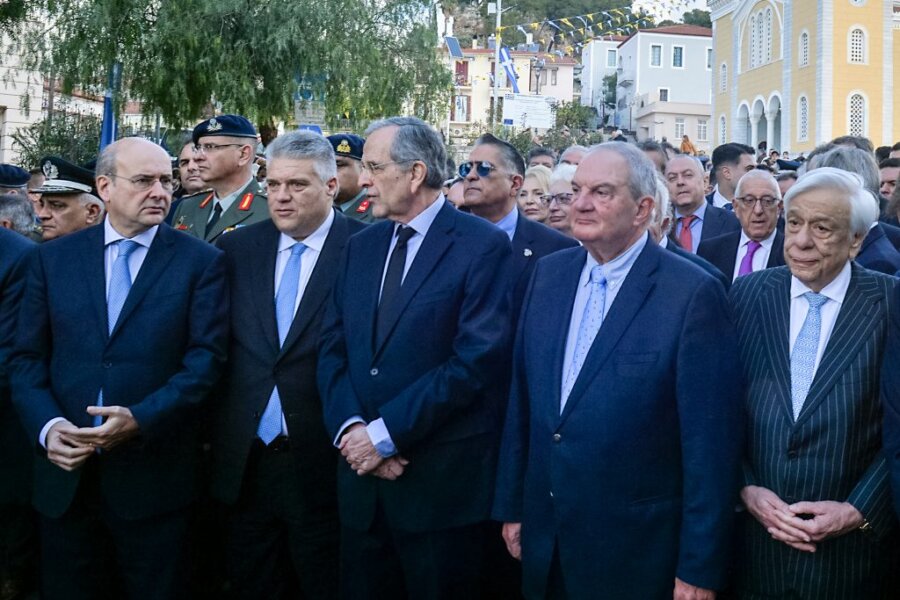 Διπλό μήνυμα από Καλαμάτα: Πατριωτισμός, θεσμοί και αιχμές προς Μητσοτάκη