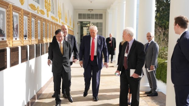 ΗΠΑ: Ο Τραμπ συναντήθηκε με τον Πέτρο και «αγάπησε την Κολομβία»