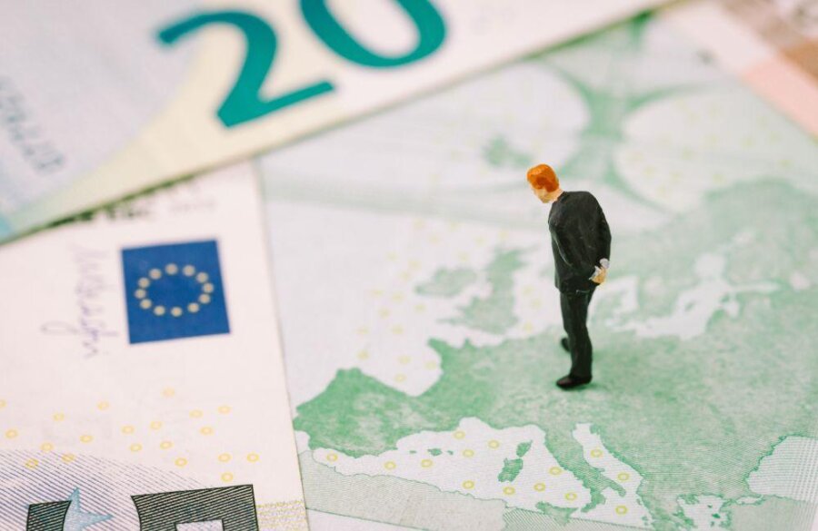 Ευρωβαρόμετρο: Απαισιόδοξοι για το μέλλον οι μισοί Ευρωπαίοι – Στο 56% η Ελλάδα