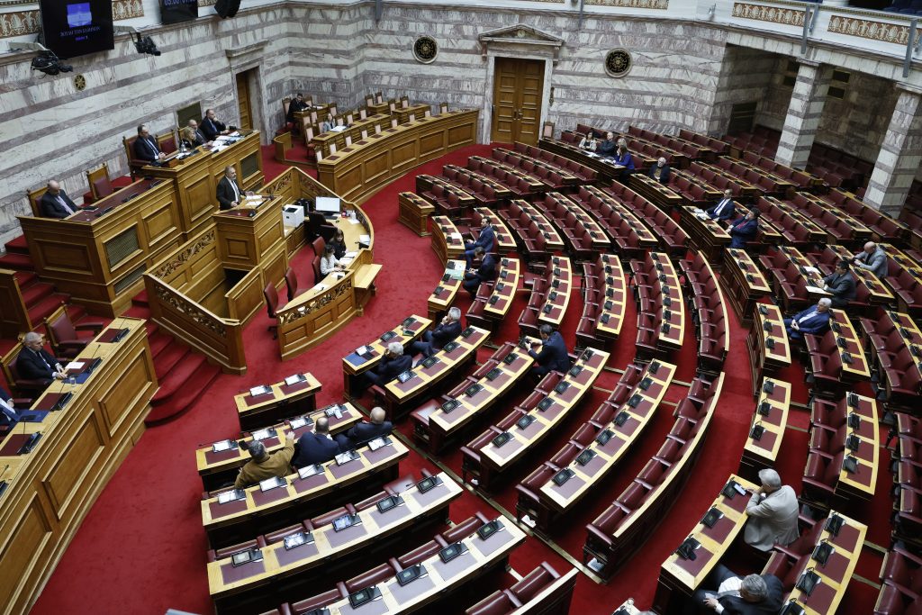 Η τραγωδία στη Χίο δυναμιτίζει το πολιτικό κλίμα – Στην Ολομέλεια σήμερα το νομοσχέδιο Πλεύρη