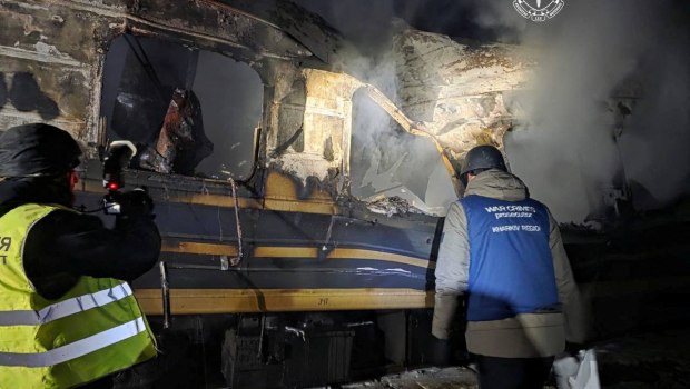 Ουκρανία: Οι ρωσικές επιθέσεις κατά τρένων σκοτώνουν τη γραμμή ζωής - Απομονώνουν περιοχές από την υπόλοιπη χώρα