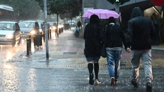 Κολυδάς: Πιθανότητα εκδήλωσης ισχυρών βροχών και καταιγίδων στην Αττική μέσα στις επόμενες 2 - 3 ώρες