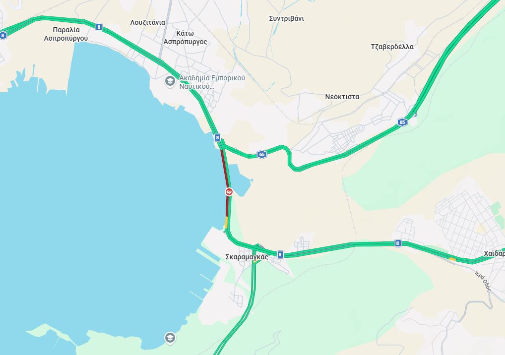 Τροχαίο με σύγκρουση λεωφορείου και ΙΧ στην εθνική οδό στην περιοχή του Σκαραμαγκά - Ένας τραυματίας