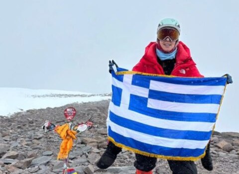Στην κορυφή του Ακονκάγκουα η Κική Τσακαλδήμη - Η Ελληνίδα ορειβάτισσα που κατέκτησε το Ακονκάγκουα