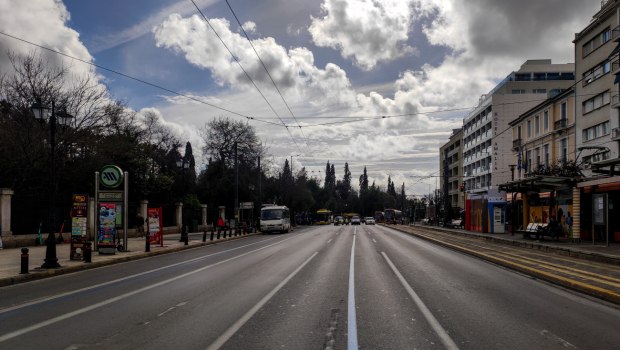 Βελτιωμένος ο καιρός το Σάββατο: Άνοδος της θερμοκρασίας και αφρικανική σκόνη - Πού θα βρέξει