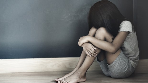 Βόλος: Τη Δευτέρα απολογείται η μητέρα που κατηγορείται για παιδική πορνογραφία - Είχε 9 φωτογραφίες της 7χρονης κόρης στο κινητό