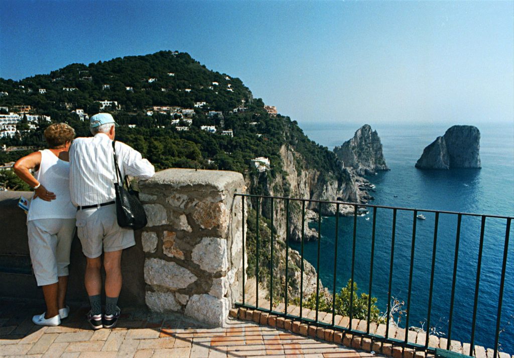 Ιταλία: Το Κάπρι επιβάλλει κανόνες στα γκρουπ των τουριστών από το επόμενο καλοκαίρι