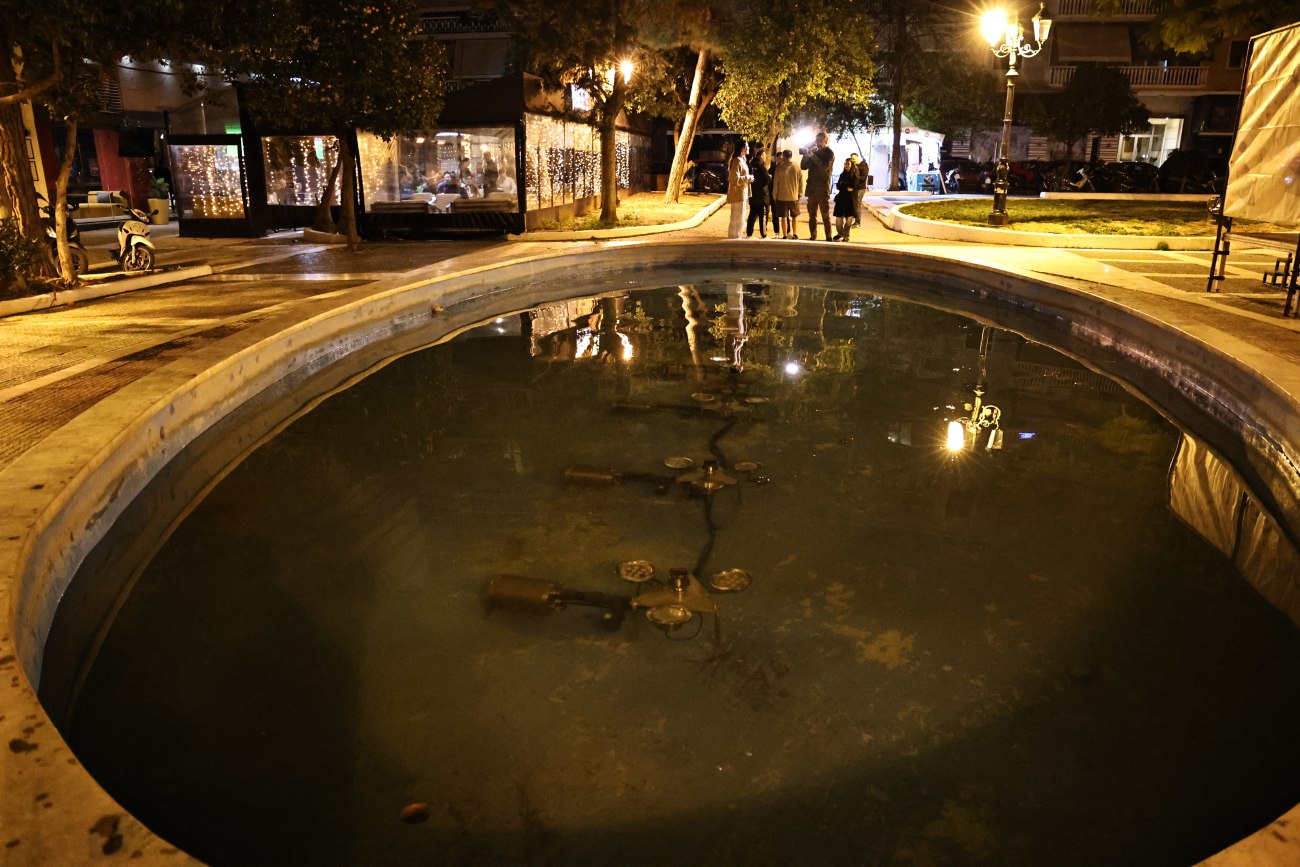 Σε κρίσιμη κατάσταση το κοριτσάκι που έπεσε σε σιντριβάνι στην Καλλιθέα - Της έκαναν ΚΑΡΠΑ επί 40 λεπτά