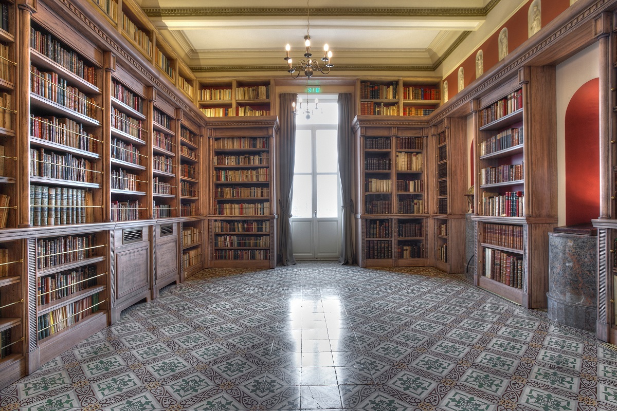 Ίδρυμα Αικατερίνης Λασκαρίδη: Ταξίδι στον χρόνο μέσα από την ατμοσφαιρική ιστορική βιβλιοθήκη του