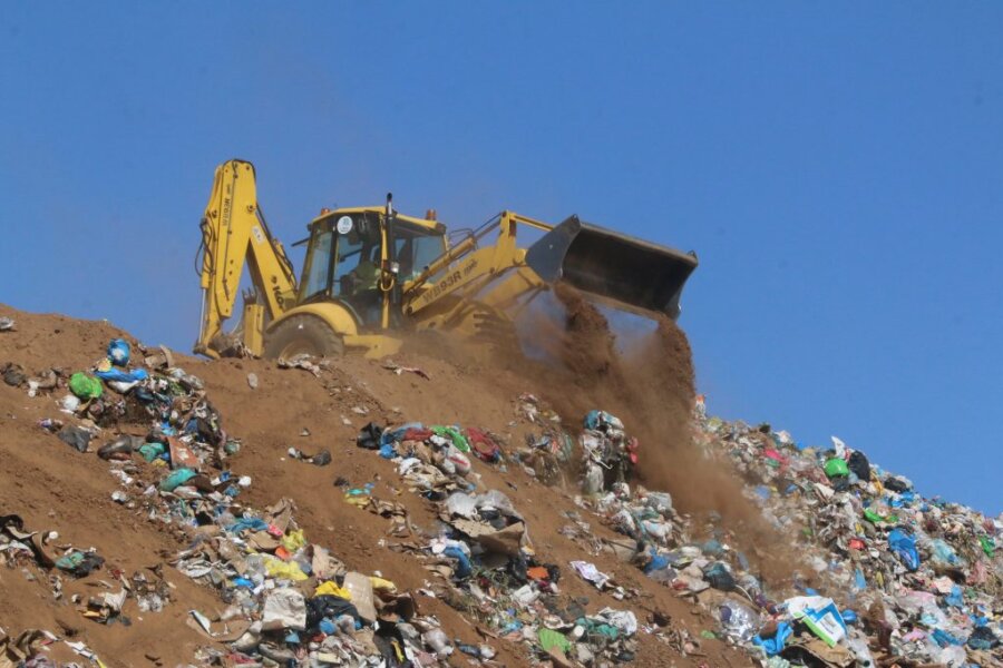 Οίκοι μόδας: Φραγμό στην καταστροφή των απούλητων ρούχων βάζει η Ευρώπη – Παράγουν 5,6 εκατομμύρια τόνους εκπομπών CO2 ετησίως