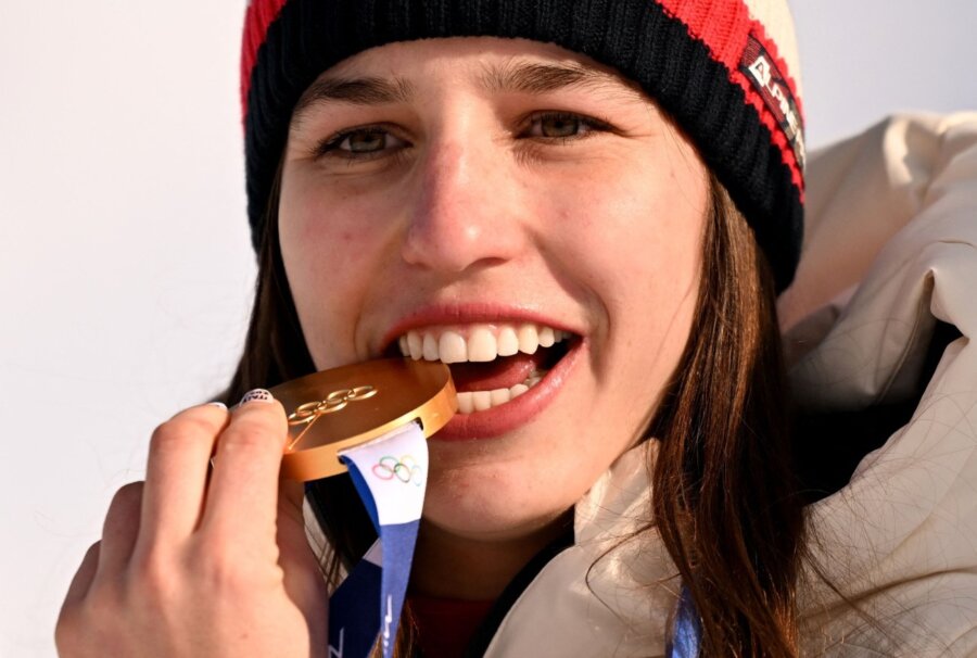 Μιλάνο: Τι έχουν τα έρμα και...σπάνε; Τα μετάλλια των Χειμερινών Ολυμπιακών Αγώνων αποδεικνύονται εύθραυστα