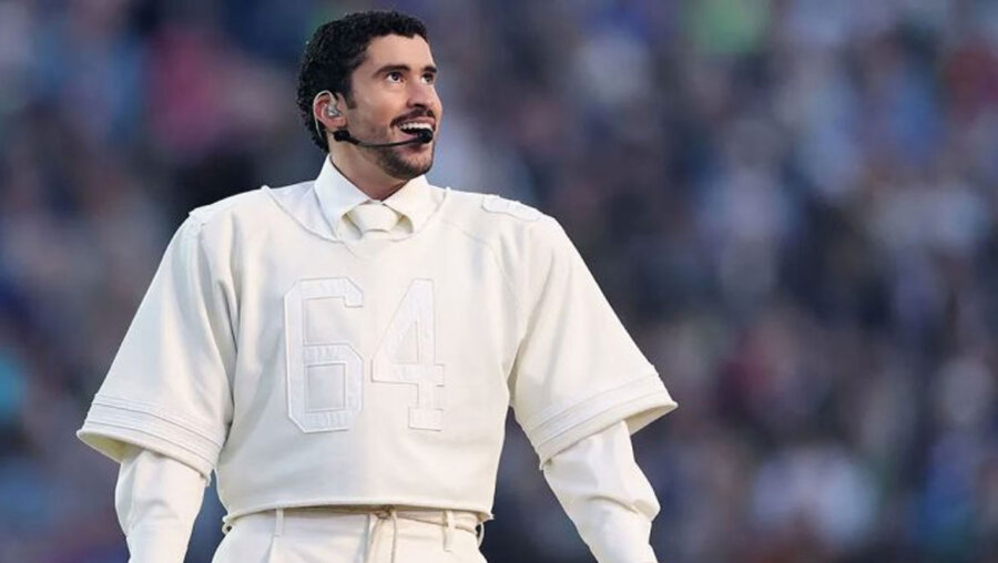 Bad Bunny: Πόσα χρήματα θα πάρει για το Super Bowl 2026;