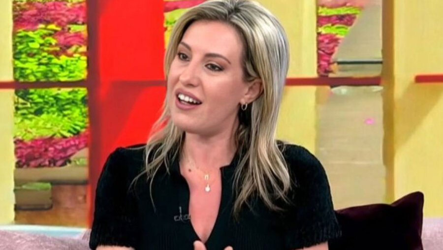 Πόπη Δομάζου για τον έναν χρόνο από τον θάνατο του πατέρα της, Μίμη: «Αυτό το ξαφνικό σε διαλύει»