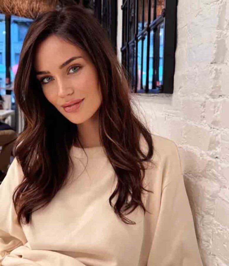 Θύελλα αντιδράσεων στη Γερμανία για τη σχέση του 70χρονου πρώην CEO της Google με 27χρονη