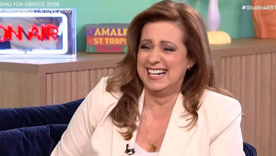 Ευαγγελία Μουμούρη: «Έκανα σύμφωνο συμβίωσης με μαγιό και γούνα»