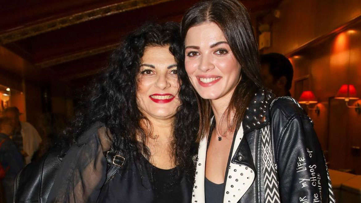 Πρώτη φορά μαζί: Η Τάνια Τρύπη και η κόρη της, Τζένη Καζάκου, πρωταγωνιστούν στην ίδια παράσταση