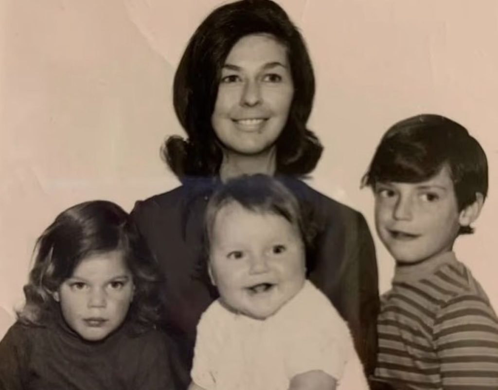 Εξαφάνιση Νάνσι Γκάθρι: Νέο σπαρακτικό βίντεο της κόρης της – «Δεν θα σταματήσουμε ποτέ να την αναζητούμε»