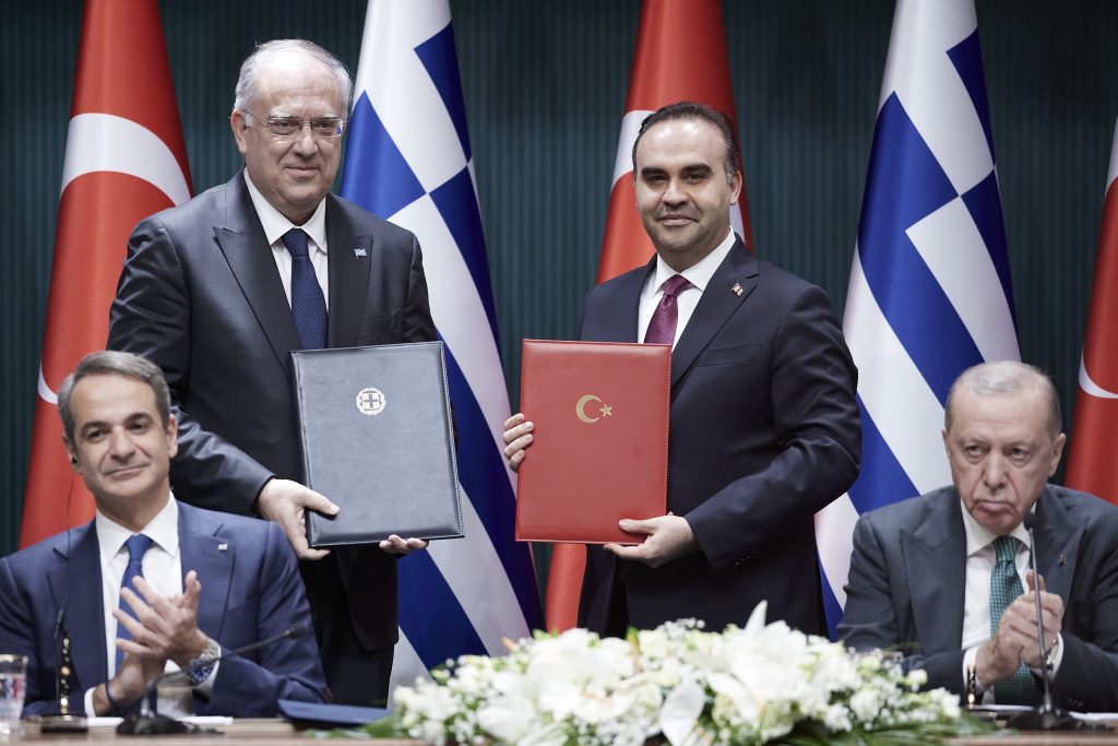 Νέο κεφάλαιο Αθήνας – Αγκυρας με έξι συμφωνίες και ανοιχτούς διαύλους