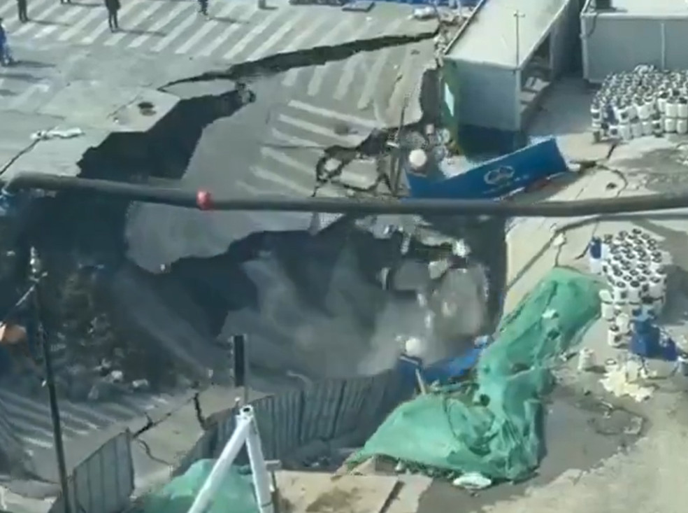 Σοκ στη Σαγκάη: «Άνοιξε» η Γη και κάταπιε εργοτάξιο (βίντεο)