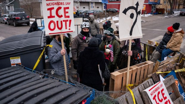 Ο Ντόναλντ Τραμπ αίρει την πολιορκία της Μινεάπολης