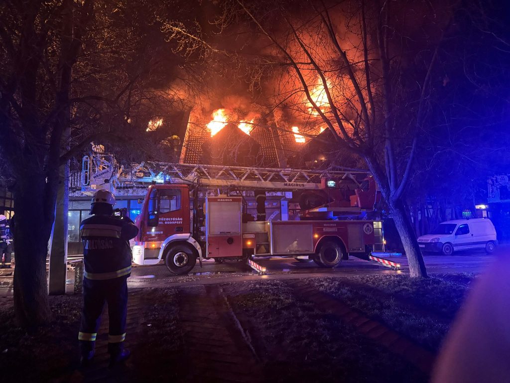 Τραγωδία στην Ουγγαρία: Τουλάχιστον τέσσερις νεκροί εξαιτίας πυρκαγιάς σε εργατικές κατοικίες