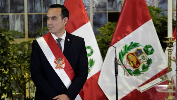 Περού: Το κοινοβούλιο συζητά την αποπομπή του υπηρεσιακού προέδρου για «ανάρμοστη συμπεριφορά»