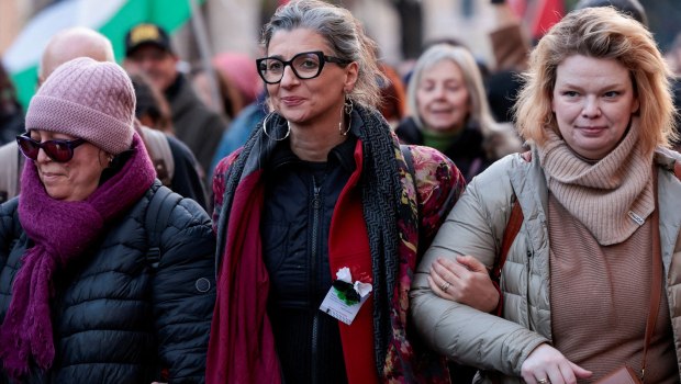 Φραντσέσκα Αλμπανέζε: Στο πλευρό της 100 προσωπικότητες της τέχνης και των γραμμάτων - Ανάμεσά τους ο Λάνθιμος