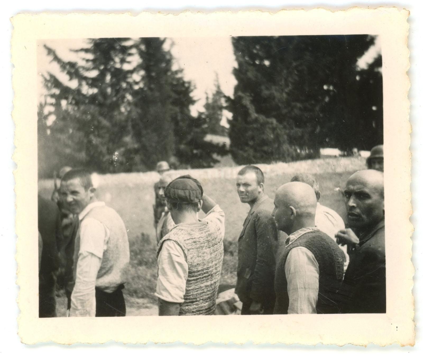 Για πρώτη φορά βλέπουμε κάποιους από τους 200 εκτελεσθέντες κομμουνιστές της Καισαριανής