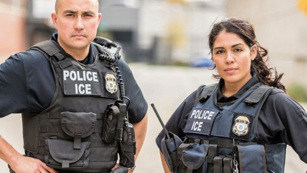 Νομικό κενό από το...1871! - Γιατί οι Αμερικανοί πολίτες δυσκολεύονται να αγγίξουν νομικά την ICE