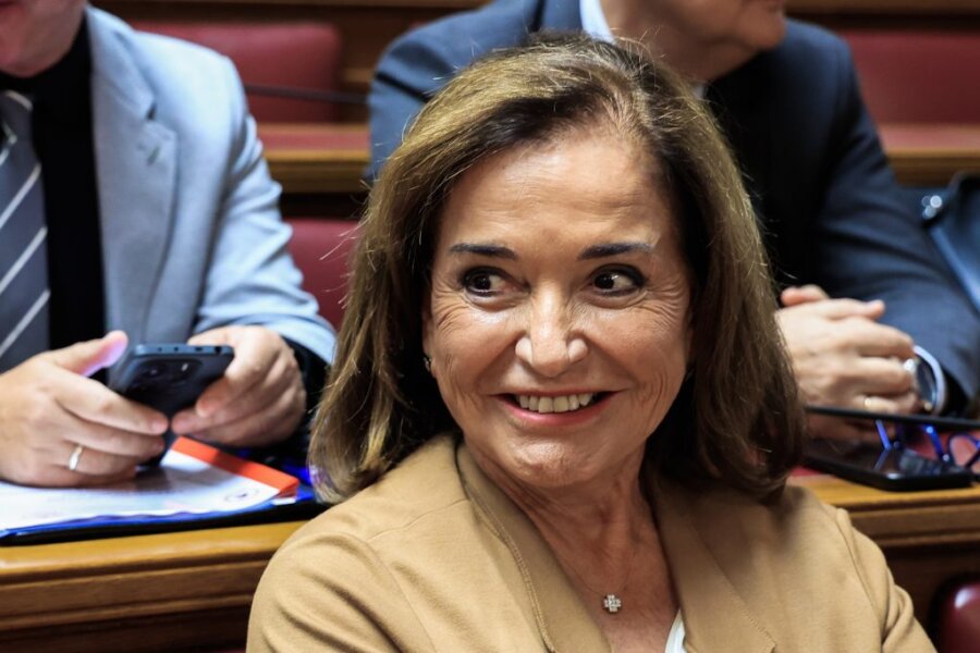 Ντόρα Μπακογιάννη στο Face2Face για τη μάχη με τον καρκίνο και το μήνυμα που στέλνει