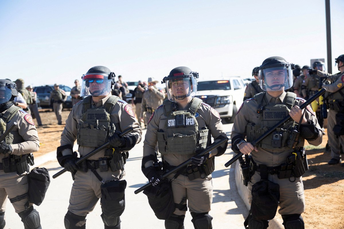 Δικαστήρια έχουν αποφανθεί ότι η ICE φυλάκισε παράνομα ανθρώπους 4.400 φορές – Αυτό δεν σταματάει τον Τραμπ