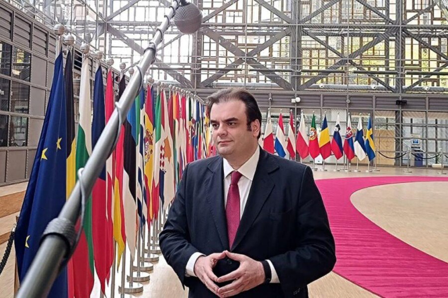 Κυριάκος Πιερρακάκης: Υπαρξιακής σημασίας ο διεθνής ρόλος του ευρώ