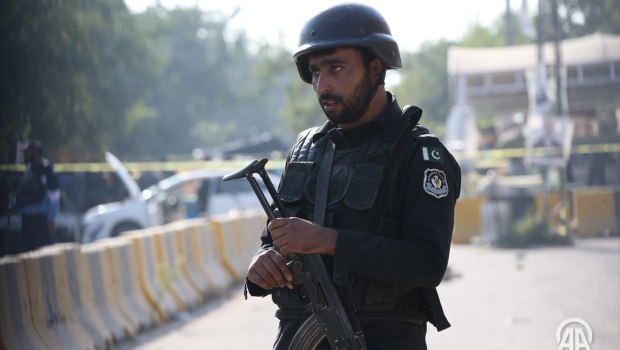 Πακιστάν: Τουλάχιστον δύο νεκροί και 17 τραυματίες σε βομβιστική επίθεση έξω από αστυνομικό τμήμα