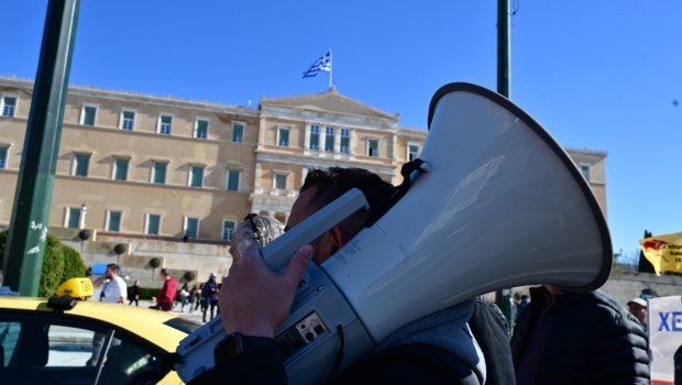Τριήμερη απεργία στα ταξί - Προειδοποιούν με κινητοποιήσεις διαρκείας