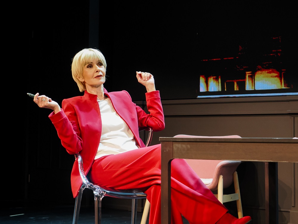 Θεσσαλονίκη: Η παράσταση «Ο Αόρατος Επισκέπτης» στο Θέατρο Αριστοτέλειον