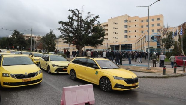 Ταξί: Άκαρπη η συνάντηση με Κυρανάκη – Με «μαραθώνιο» αγώνων προειδοποιεί το ΣΑΤΑ