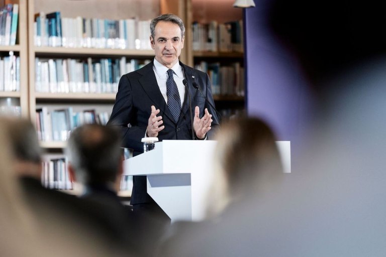 Πρόωρο προεκλογικό κλίμα από Κυριάκο Μητσοτάκη – Τα ερωτήματα πίσω από το «ακυβέρνητο καράβι»