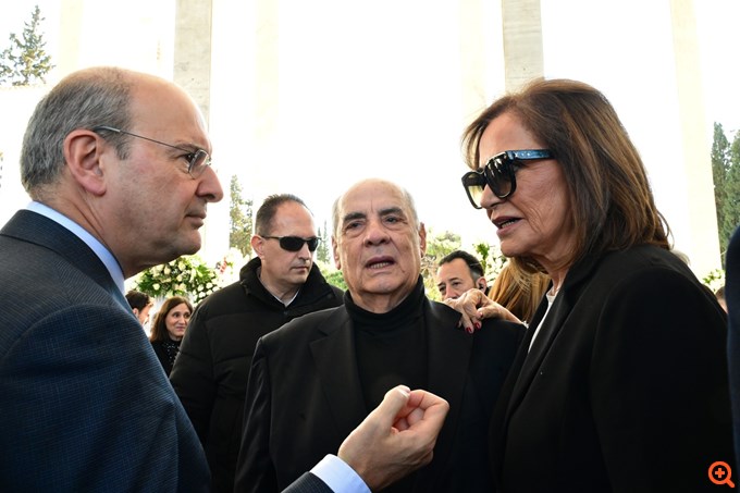 Στο Α’ Νεκροταφείο Αθηνών τελέσθηκε η κηδεία της Άννας Ψαρούδα-Μπενάκη