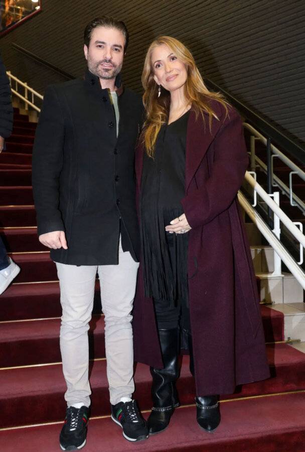 Γιώτα Τσιμπρικίδου: Με φουσκωμένη κοιλίτσα στο θέατρο δύο μήνες πριν γεννήσει